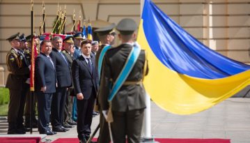 Тиждень у призмі: інавгурація Зеленського, справа на Порошенка та війна нардепів проти президента