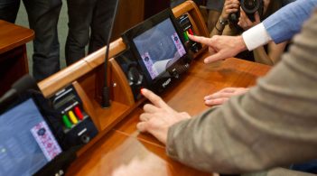Parliament didn't support the resignation of Groisman