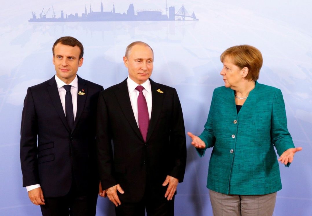 Меркель і Макрон поговорили з Путіним про Мінські домовленості