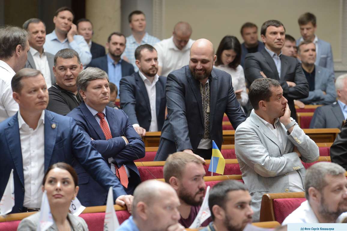 Тиждень у призмі: інавгурація Зеленського, справа на Порошенка та війна нардепів проти президента