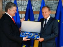 Порошенко нагородив президента Європейської Ради Туска орденом Ярослава Мудрого