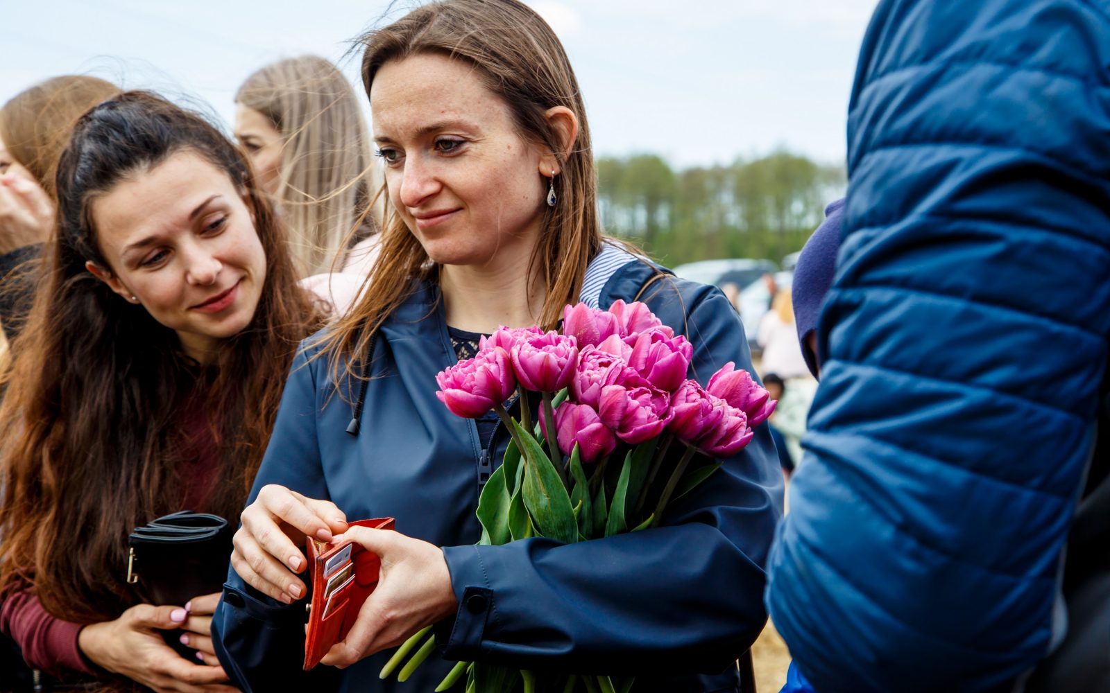 «Шановні, не лягайте в рядки!» На Волині – тюльпанове божевілля