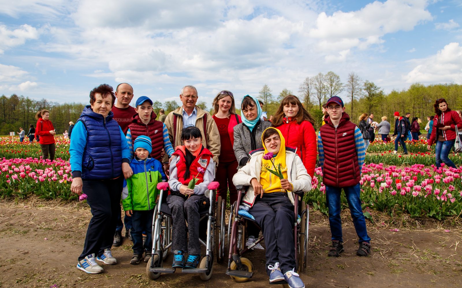 «Шановні, не лягайте в рядки!» На Волині – тюльпанове божевілля