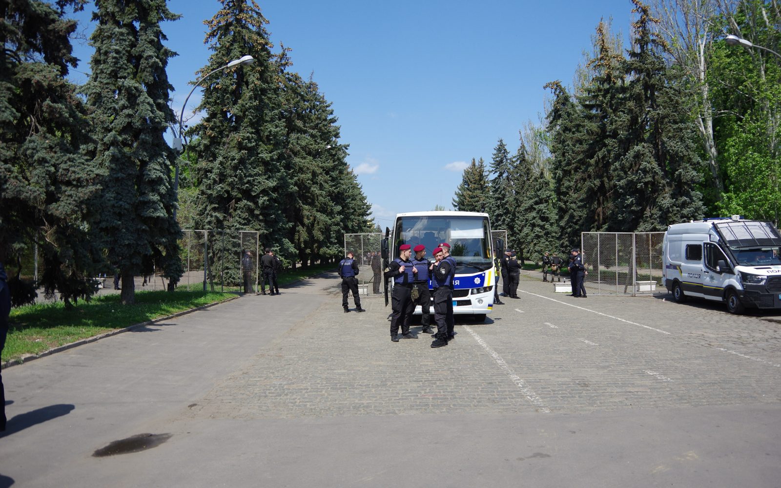 Роковини трагедії в Одесі: акції проходять спокійно і під контролем поліції (фото)