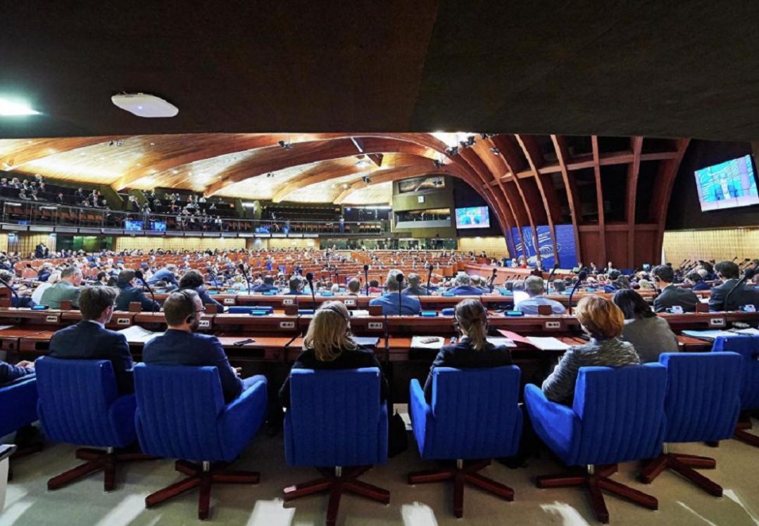 ПАРЄ підтримала резолюцію, яка дозволяє російській делегації повернутися до зали асамблеї