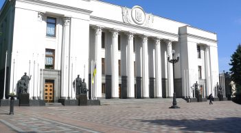 Шанси потрапити у Раду мають п'ять партій