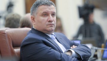 Аваков не збирається подавати у відставку