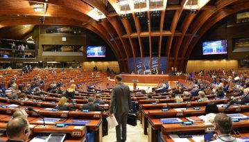 Європа пригріє змію. В ПАРЄ розпростерли обійми для Росії