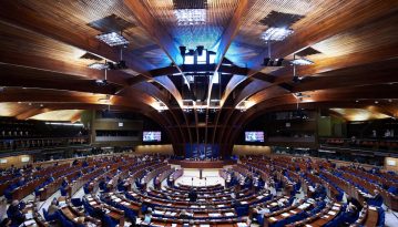 Комітет ПАРЄ схвалив проект резолюції, що веде до повернення російської делегації