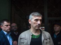 Підозрюваних у замаху на активіста Михайлика відпустили з-під варти