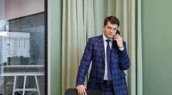 Разумков: об’єднання "Слуги народу" та "Голосу" теоретично можливе
