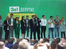 "Слуга народу" оприлюднила повний список кандидатів у нардепи