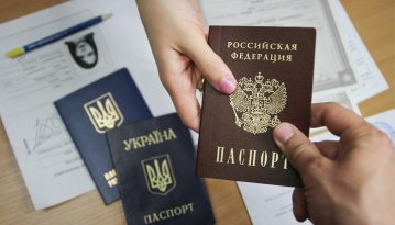 Росія вперше видала мешканцям Донбасу паспорти за спрощеною процедурою