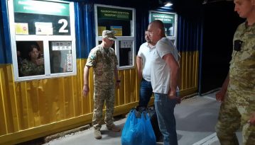 Росія передала Україні звільненого капітана риболовецького судна