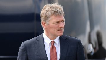 Пєсков: Путін "вичікує" щодо Зеленського
