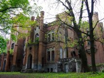 Флоренція в глибині Черкащини. Садиба Дахновських, що обрастає плющем і абсурдом системи