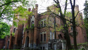 Флоренція в глибині Черкащини. Садиба Дахновських, що обрастає плющем і абсурдом системи