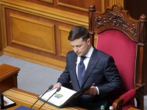 Зеленський розширив структуру АП посадами своїх помічників і представників
