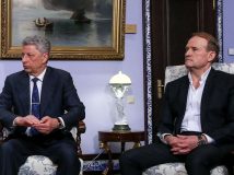 Медведчук та Бойко знову полетіли в РФ на «переговори»