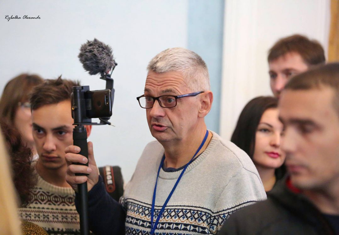 Побитий у Черкасах журналіст Комаров помер, не виходячи з коми