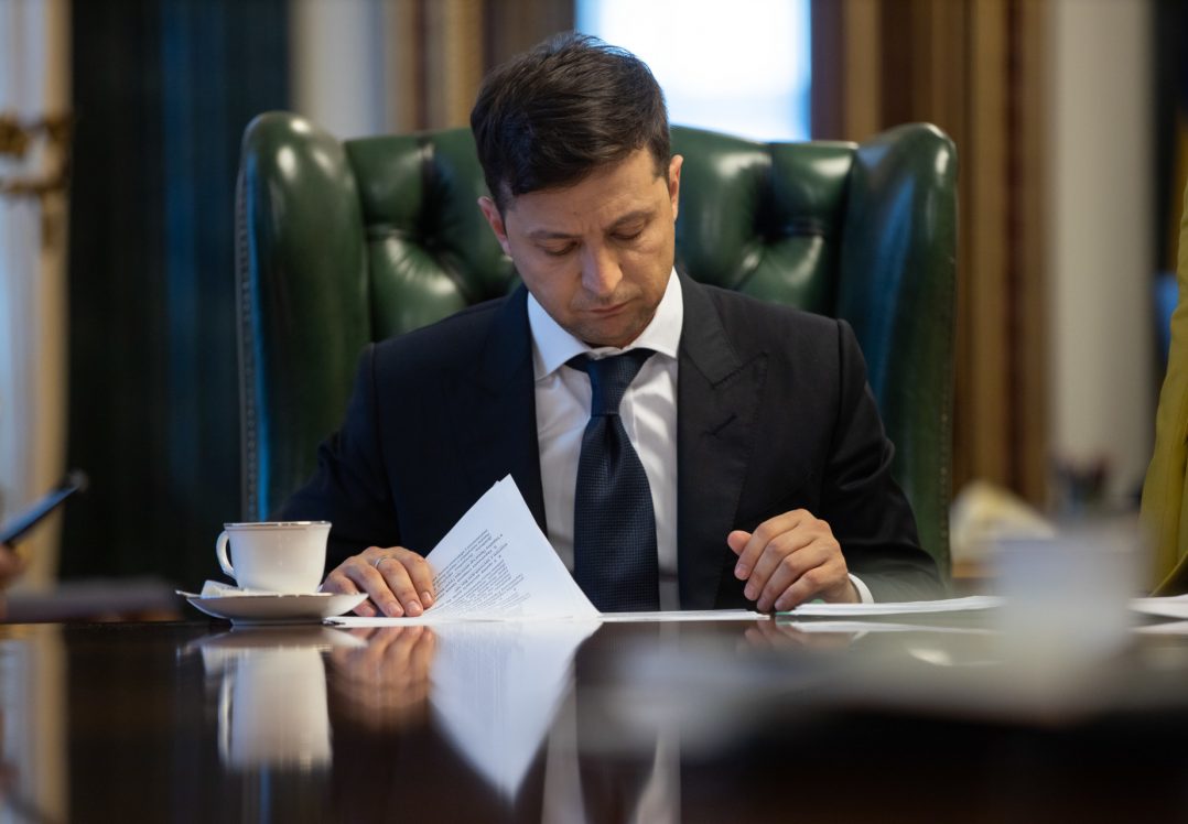 Президент Зеленський звільнив 15 губернаторів