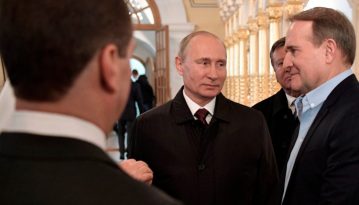 Медведчук у Страсбурзі: кум Путіна презентував "мирний план" щодо "кризи" на Донбасі