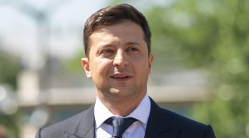Зеленський обіцяє не дати Медведчуку монополізувати телебачення
