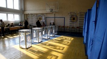 В Україні вже проголосували більше третини виборців