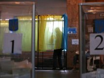 ЦВК опрацювала майже 25 % протоколів, у Раду проходять п'ять партій