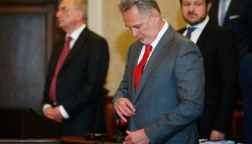 Австрія дозволила екстрадувати олігарха Фірташа до США