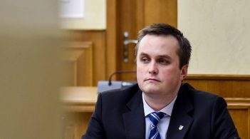 Антикорупційна прокуратура підготувала обвинувачення одному з міністрів та кільком головам ОДА