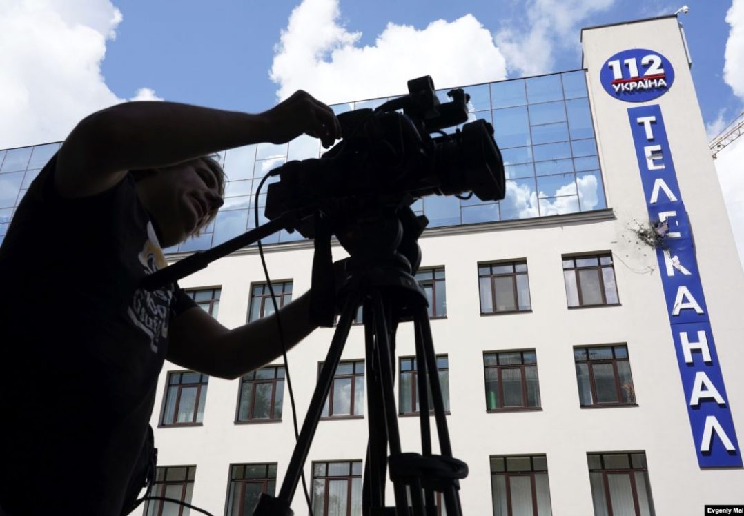 The TV channel "112 Ukraine" has declined to broadcast on the film about Putin and Medvedchuk