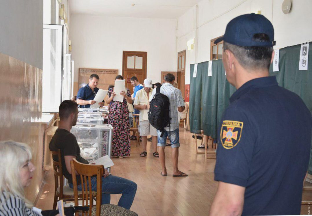 У Харкові та на Одещині повідомили про масове "мінування" дільниць