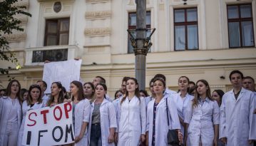 Студенти-медики вперше складають міжнародний іспит з основ медицини: невдоволені влаштовують протести