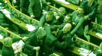 Тиждень у призмі: джекпот «Слуги народу», держфінансування Шарія, та чи є тут «привид комунізму»