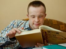 Українець із синдромом Дауна вперше здобув вищу освіту