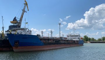 Російські моряки із затриманого в Україні танкера повернулися додому