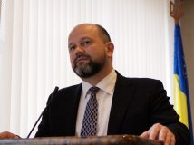 Зеленський вимагає відставки очільника Миколаївської ОДА через скандал з аеропортом