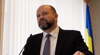 Зеленський вимагає відставки очільника Миколаївської ОДА через скандал з аеропортом