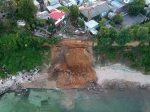 A landslide covered the beach in Odessa. Rescuers are looking for people under the ground