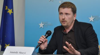 ЦВК зареєструвала Шарія та Клюєва кандидатами в нардепи