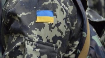 Помер військовий медик після обстрілу санітарного автомобіля на Донбасі