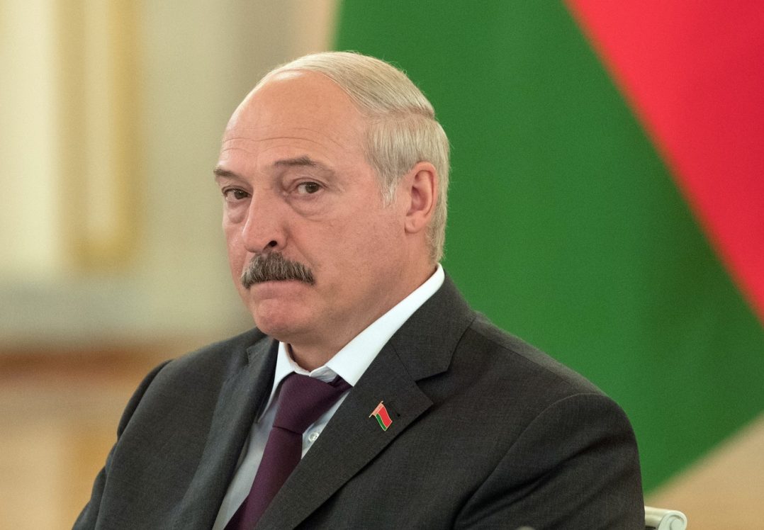 Зеленський поговорив із Лукашенком: обмінялись люб’язностями та обговорили Донбас
