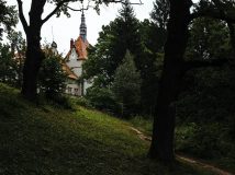 Роза вітрів графів Шенборнів: палац із Джерелом Краси серед чарівного парку