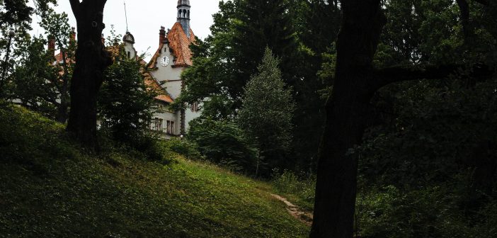 Роза вітрів графів Шенборнів: палац із Джерелом Краси серед чарівного парку