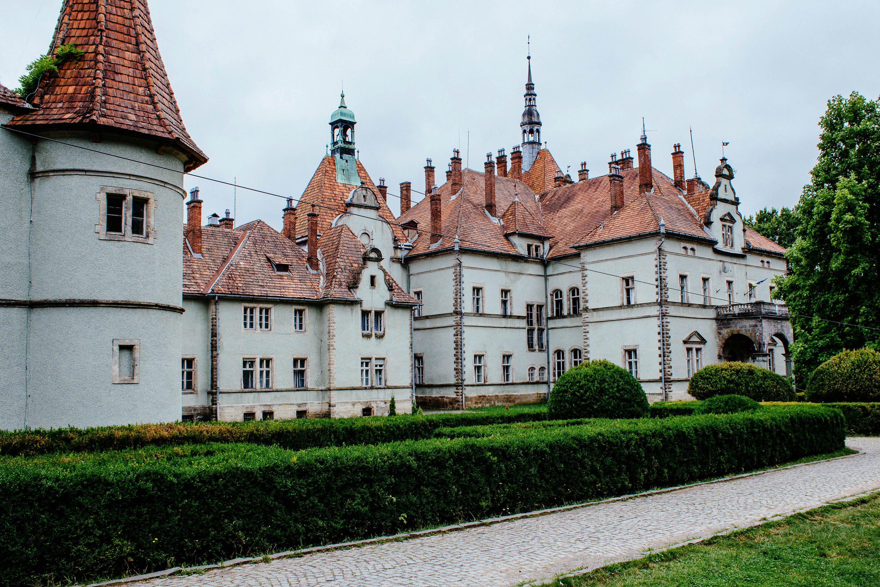 Роза вітрів графів Шенборнів: палац із Джерелом Краси серед чарівного парку