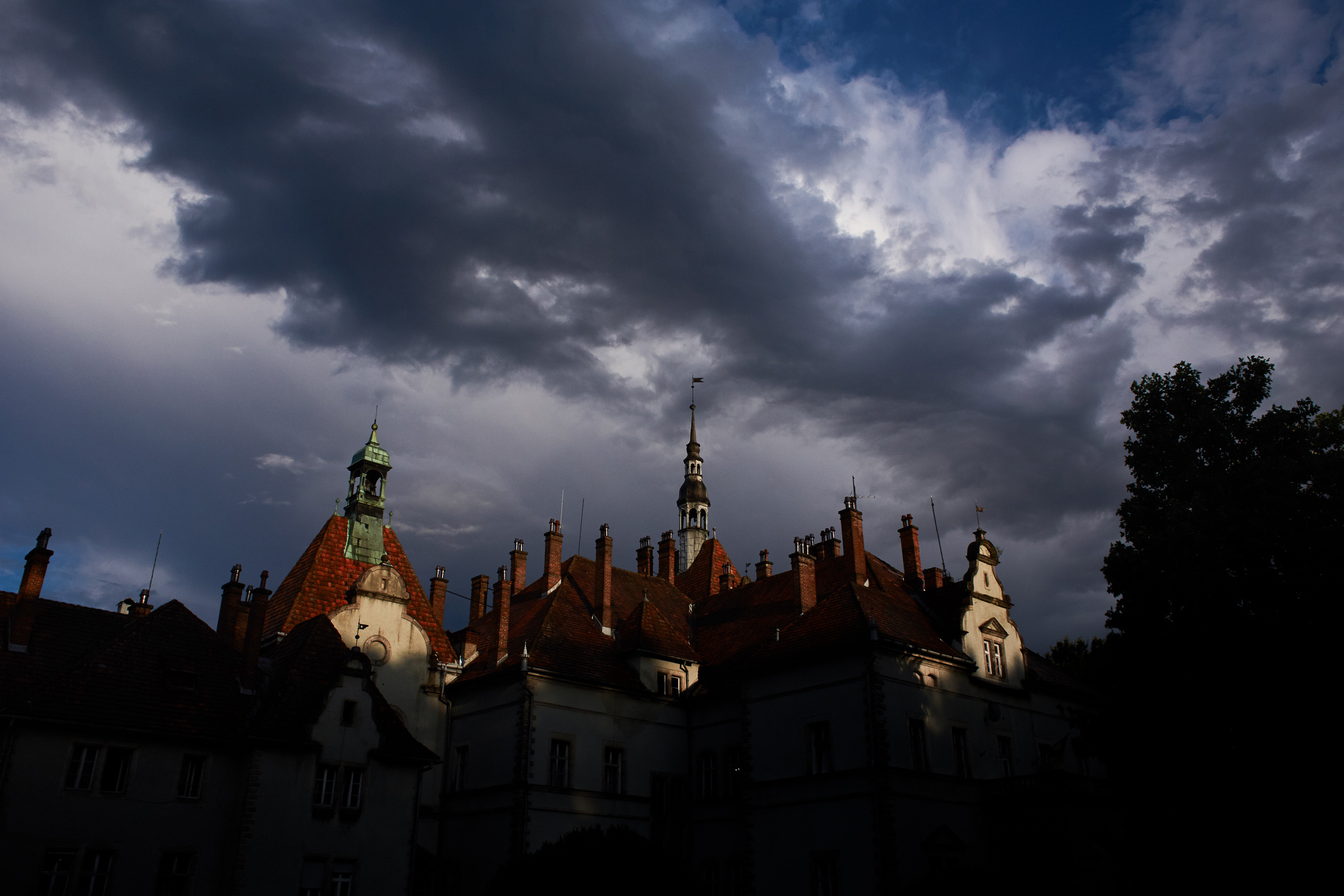 Роза вітрів графів Шенборнів: палац із Джерелом Краси серед чарівного парку