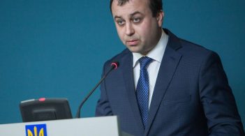 Зеленський призначив главу ДУС: дружина у "Слузі народу", її батько – керівник "Ліги сміху"