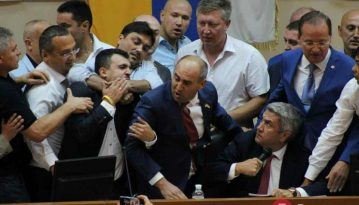 Бійка в Одеській облраді: вибирають нового голову