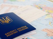 Українські паспорти для росіян: підтримувати не можна боятись